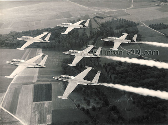 Les Diables Rouges  - Squadron formation
